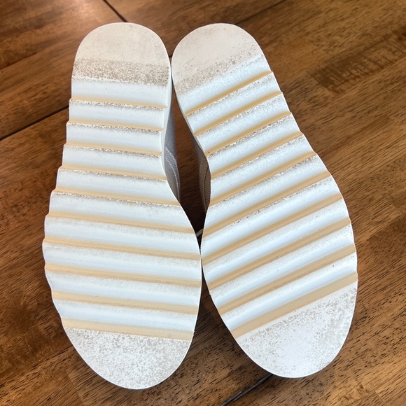 Torrid Wide Width Canvas Platform Oxford Lace-Up Shoes Natural Canvas 6.5WW - Picture 11 of 12